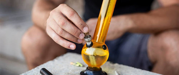 How long should you wait before taking another bong hit? - Budder Bongs
