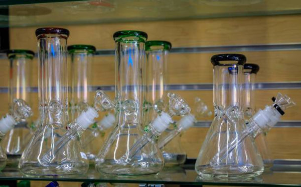 Why & Where To Buy A Small Bong - Budder Bongs